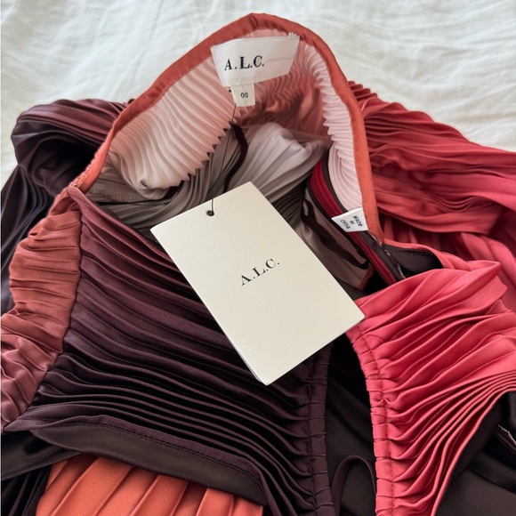 A.L.C Ariya Ombré Satin Pleated Gown NWT Size 00 - Picture 8 of 8